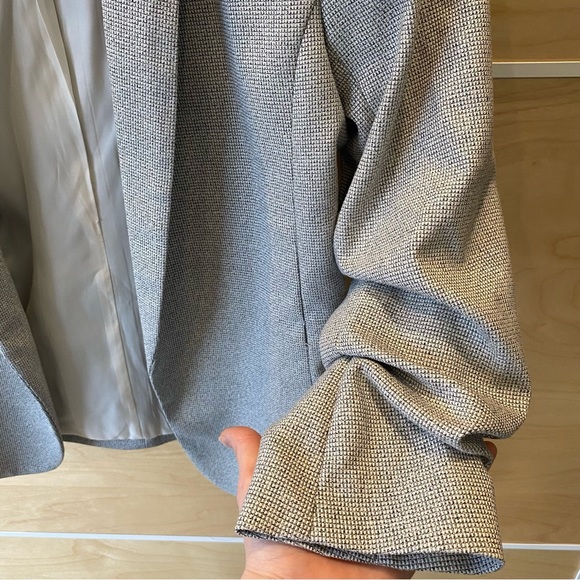 H&M Women's 3/4 Sleeve Black & White Blazer - Size small - Picture 4 of 8